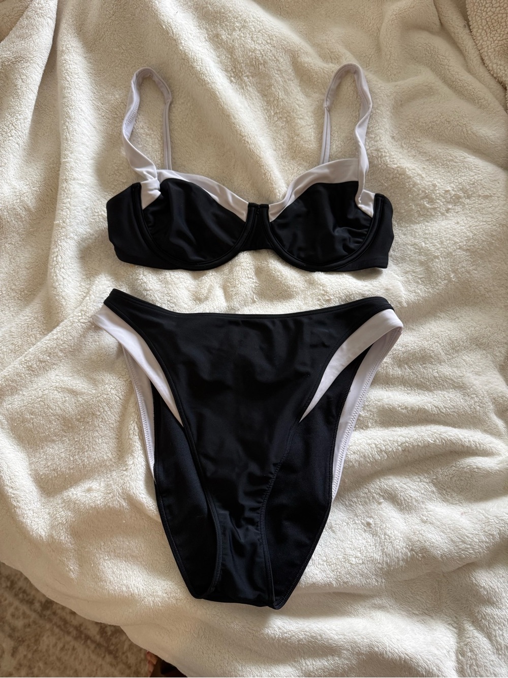Abercrombie & Fitch Black and White Bikini  Set